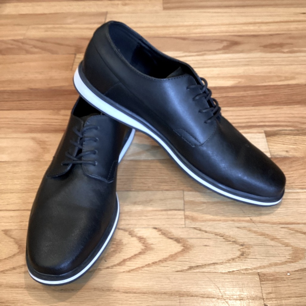 Calvin Klein WILFRED ( Size 9) Leather Upper Color Black
